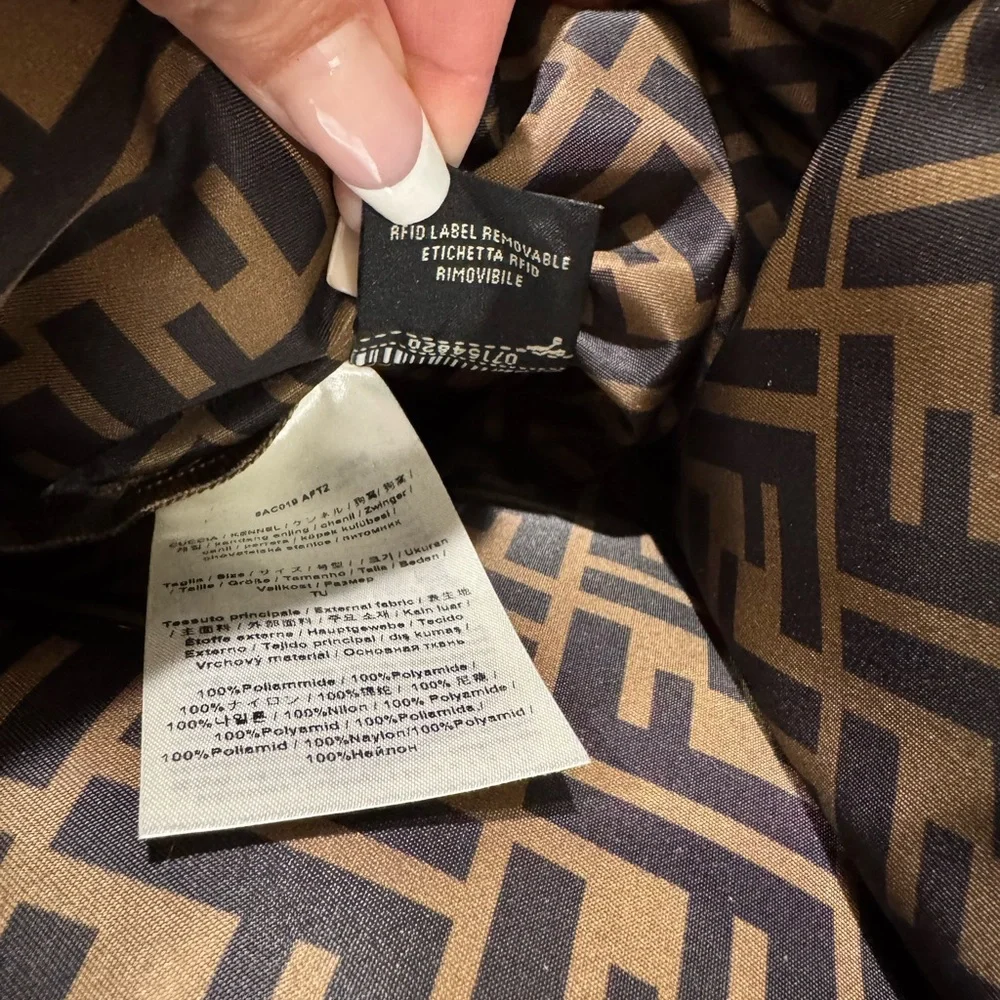 Authentic Fendi Monogram Pet Bed - Picture 4 of 14